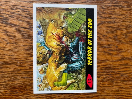 NEUWERTIG 2013 TOPPS MARS ANGRIFFE INVASION ERBE KARTE TERROR IM ZOO 12 LÖWEN