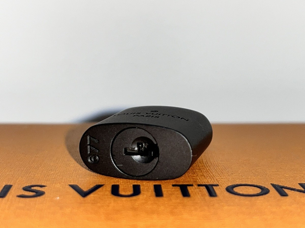 Louis Vuitton ケース ブラック シリアルナンバーMB4128 中古・古着通販】LOUIS VUITTON (ルイ ヴィトン) カードケース