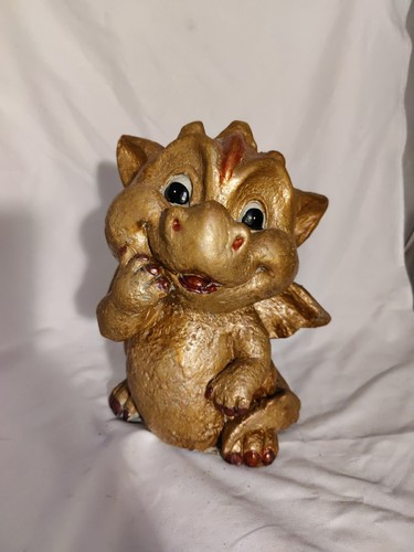 Cute Gold Baby Dragon Plaster Statue Ornament 9.5" Tall - 第 1/10 張圖片