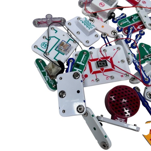Elenco Electronic Snap Circuits Lot Base Plate 3 Project Books & Assorted Parts - Picture 5 of 9