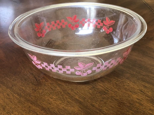 VTG Pyrex Glass 1.5 Liter Mixing Bowl Cherries 323