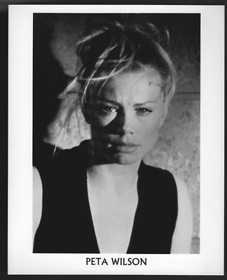 Peta Wilson 8x10 Photo 0502 | eBay