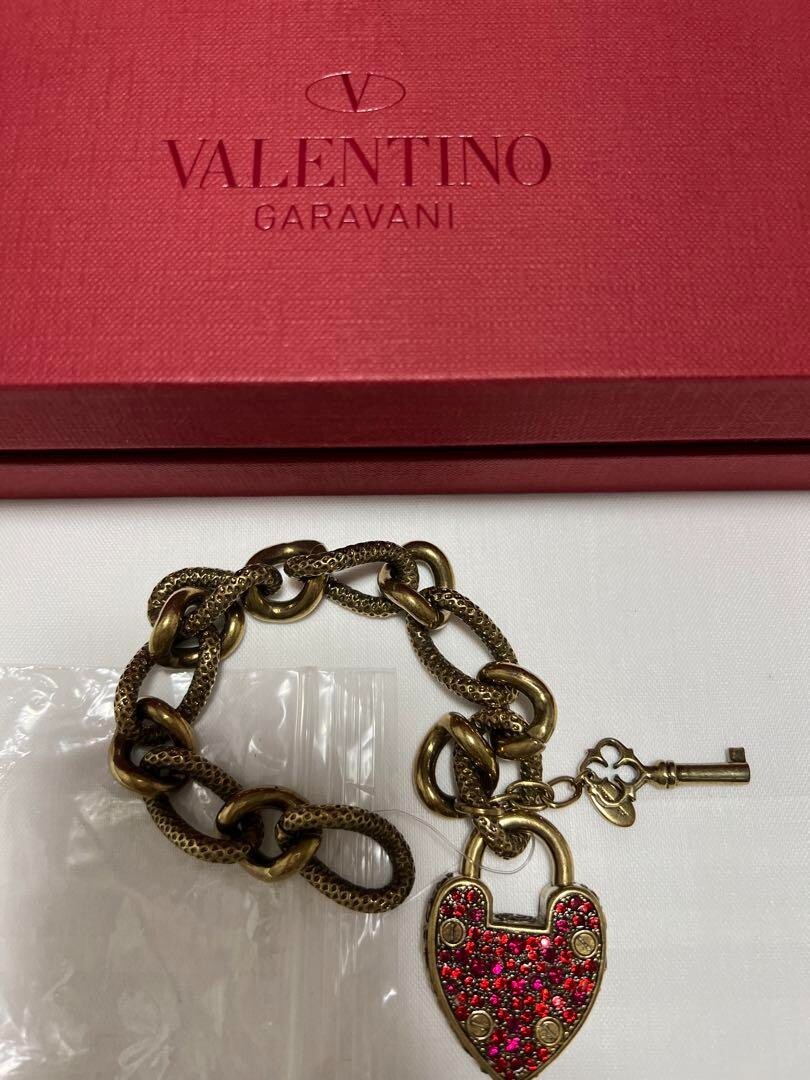 【関税込み】VALENTINO GARAVANI 'COEUR ' BRACELET VALENTINO GARAVANI Heart Padlock & Key Bracelet W/Box AT