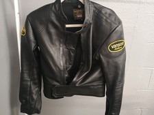 Bellissima giacca moto vintage Vanson in pelle con toppe taglia 10 
