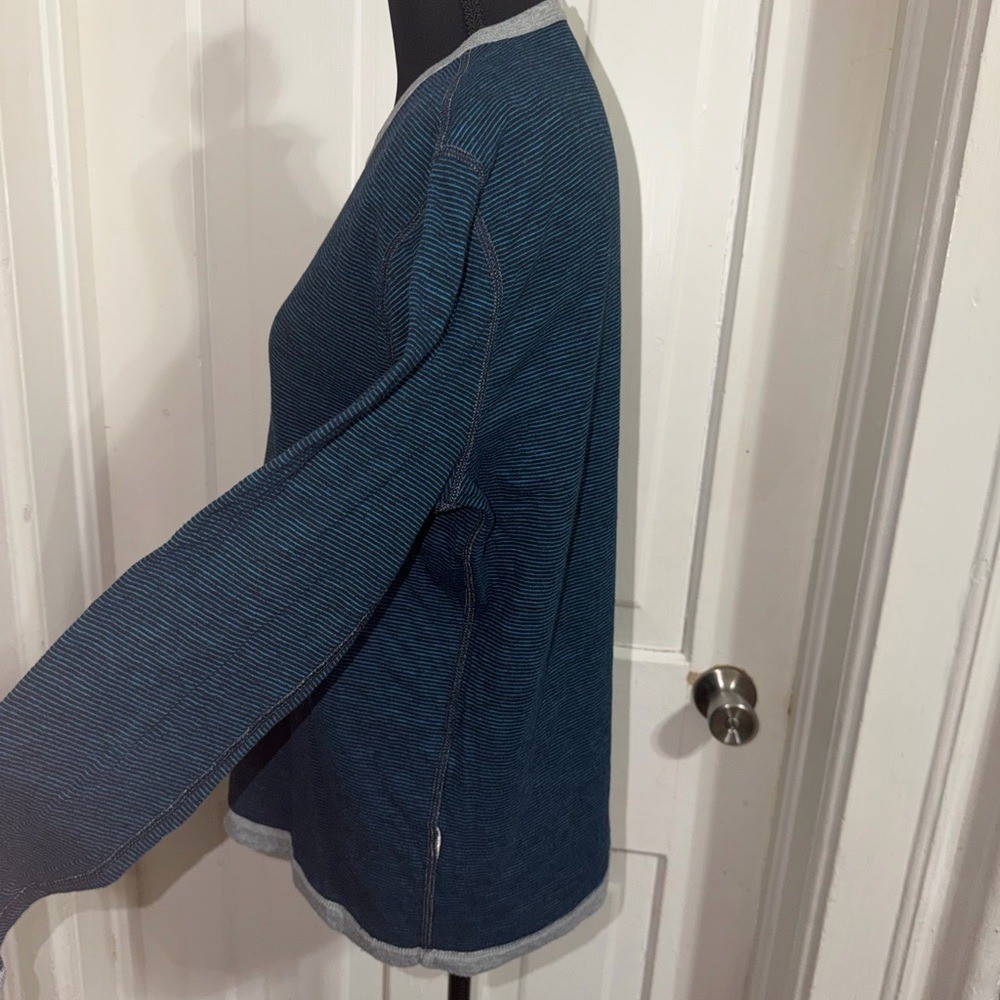 Men's size large original penguin Blue and Gray reversible shirt, top image 5