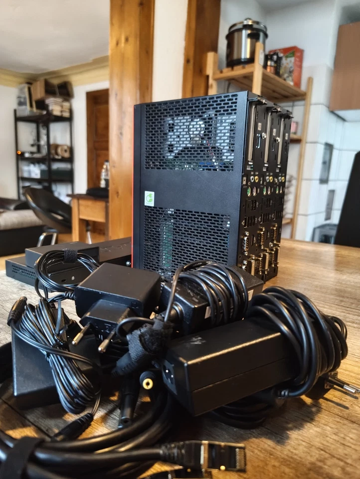 Heimserver Komplettpaket: 3x Fujitsu s930, 2x Switch, LAN Kabel & Netzteile - Bild 3 von 4