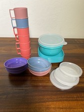 VTG TUPPERWARE Kids 22 Pc Play Set Bowls W/ LIDS Cups  Plates