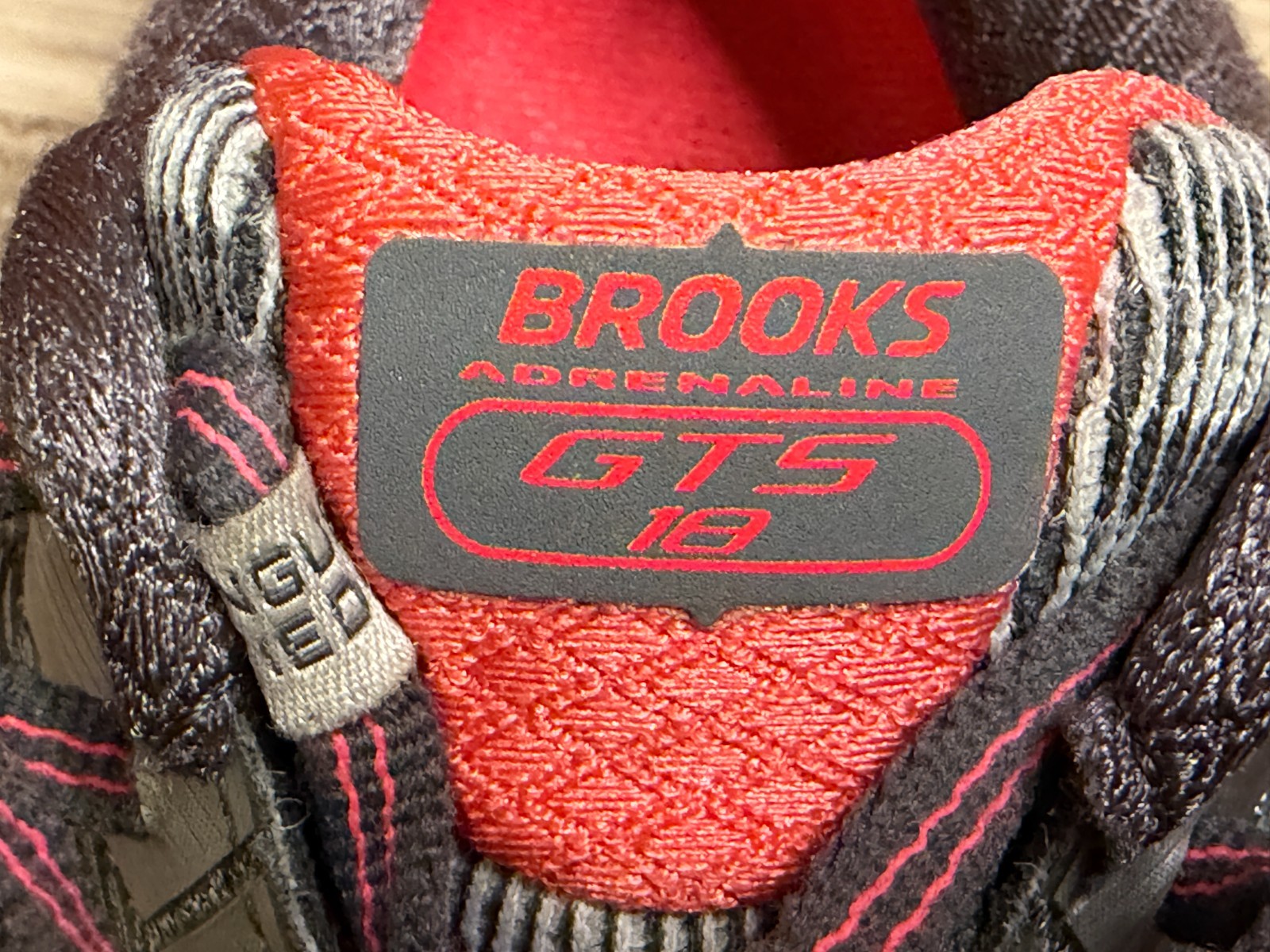 BROOKS ADRENALINE GTS 18 | Ebony/Pink/Silver | WOMEN'S 9 | Good used condition! thumbnail 9