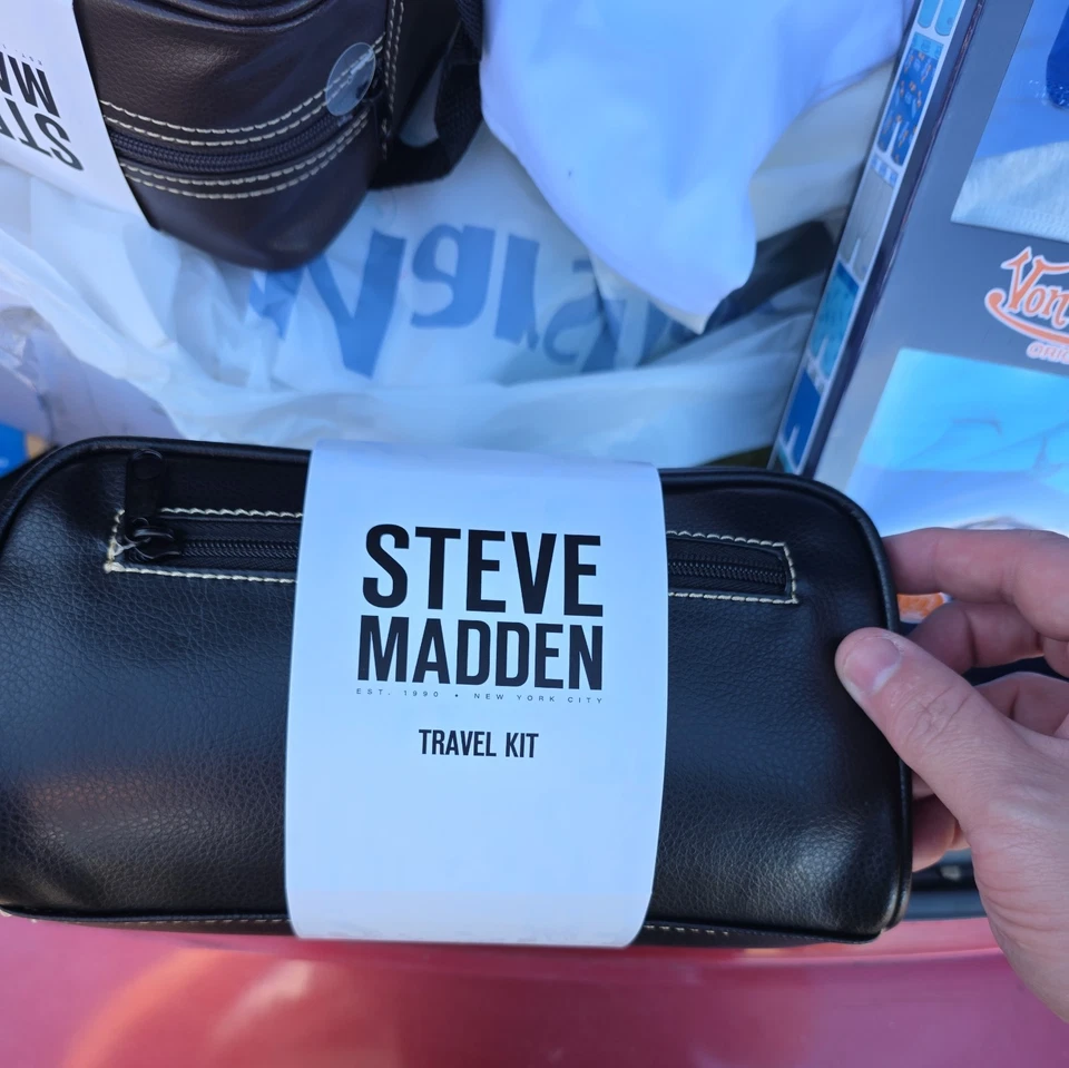 STEVE MADDEN Men's Basic Unisex Toiletry Bag Kit. One Clear Travel Size Bag. - Image 2 of 3