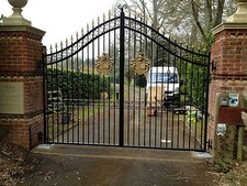 ESTATE DRIVEWAY GATES QUALITY PRODUCTS FROM ENGLISH FAMILY BUSINESS FINEST STYLE