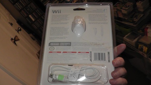 brand new factory sealed nintendi wii nunchuk - Picture 2 of 2