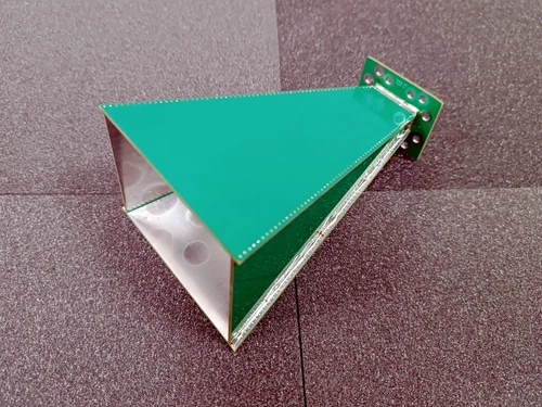 Antenne cornet SHF 10 GHz / Horn antenna HAM 3 cm X band / High gain / WR90