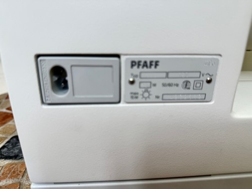For Parts & Repair PFAFF 7550 Embroidery Quilt Sewing Machine & Accessories - Picture 13 of 15