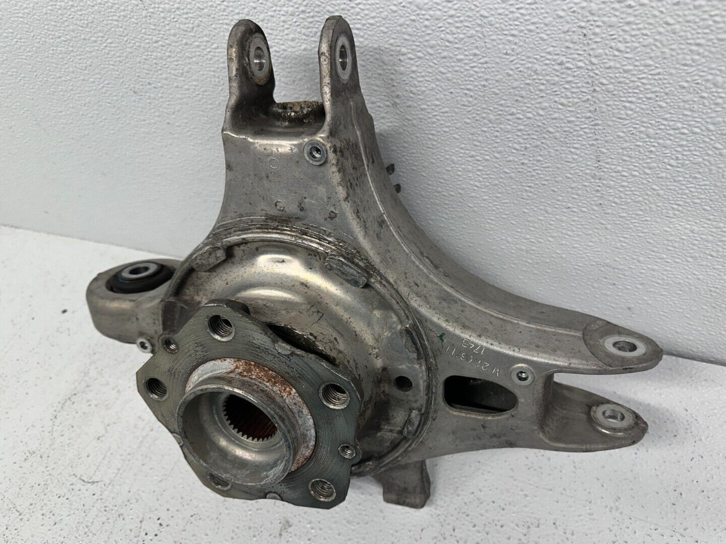 2010-2014 FERRARI CALIFORNIA 458 ITALIA REAR RIGHT SPINDLE KNUCKLE WHEEL HUB OEM