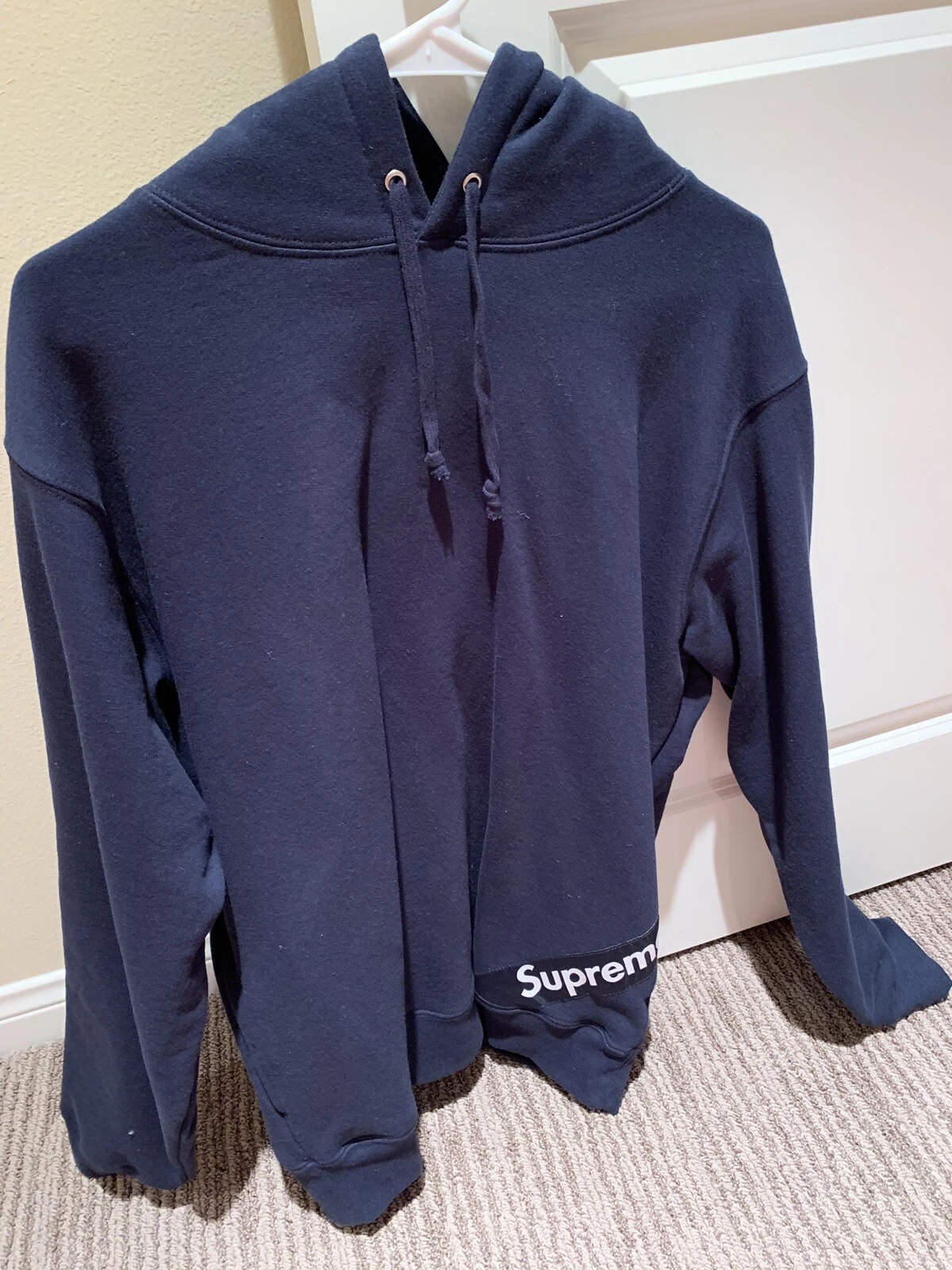 Sweat à capuche Supreme Corner Label noir marine taille L logo boîte