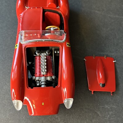 Danbury Mint 1958 Ferrari 250 Testa Rossa 1:24 Diecast Scale Car