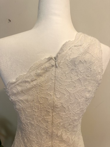 Wedding Dress - size 4 - Davids Bridal - Ivory - Picture 3 of 16