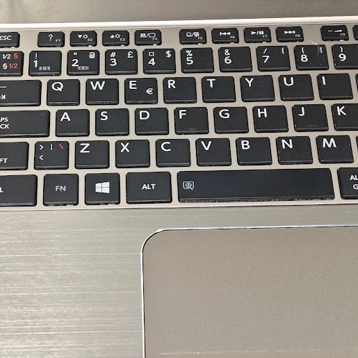 Toshiba Satellite M50D-A-10V Portátil - A4-5000,Radeon HD 8330 ,4GB RAM,No SSD - Imagen 3 de 4