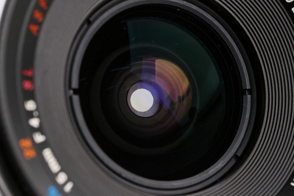 Voigtlander Super Wide Heliar 15mm F/4.5 SL Aspherical Lens for