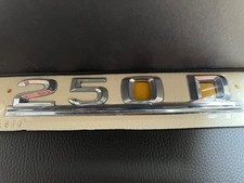 Schriftzug Typenschild " 250D " Emblem passend für Mercedes W124 Limousine NEU Schriftzug Typenschild " 250D " Emblem passend für Mercedes W124 Limousine NEU