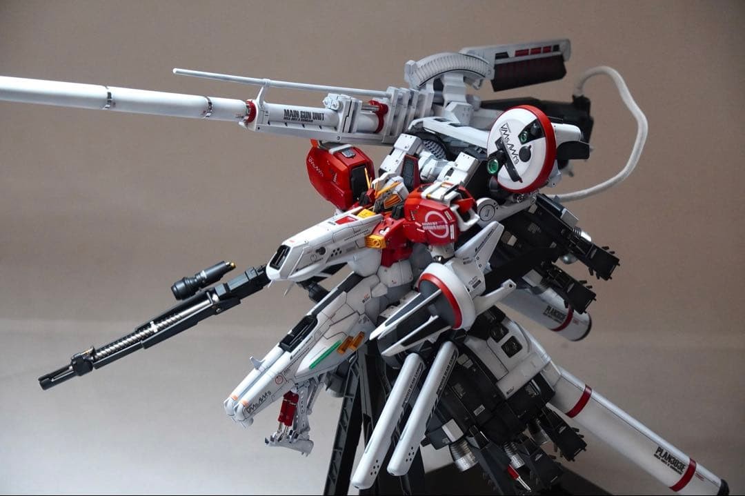 ロボット MG 1/100 PLAN303E Built & Painted Bandai MG 1/100 PLAN303E Deep Striker Gundam