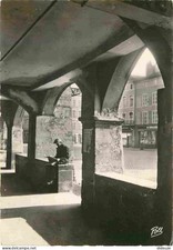 Postcard - 57 - Metz - La Place St-Louis - Les Arcades - Animée - Carte den