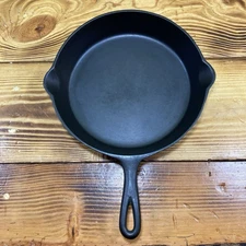 Restored Single Notch Lodge Cast Iron Skillet 10” Vintage Heat Ring