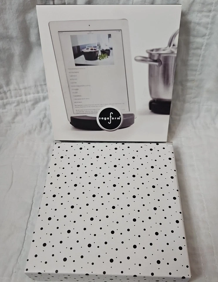Sagaform Cook´n Read Trivet Stand for Tablet Black Silicone w/ Gift Box Bow Tag - Image 4 of 4