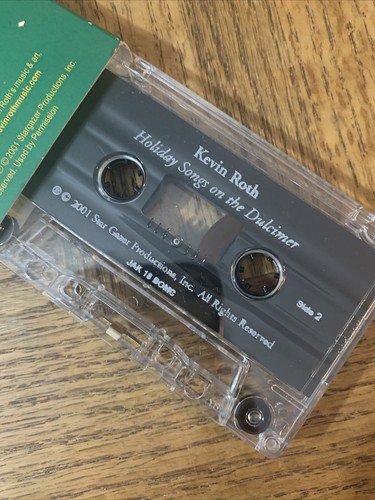 Kevin Roth Holiday Songs Cassette - 第 4/4 張圖片