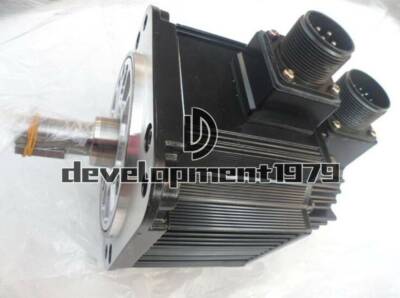 One New Yaskawa Servo Motor SGMG-05A2AC