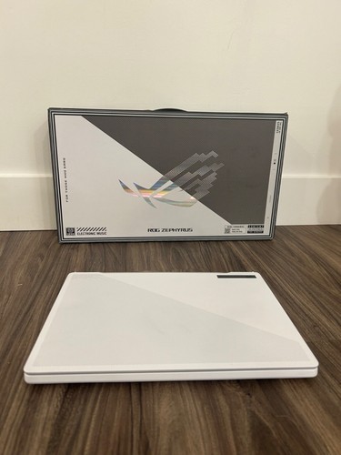 ASUS ROG Zephyrus 14" (512GB SSD, AMD Ryzen 9 7000 Series, 5.20 GHz, 16GB)... - Picture 5 of 5