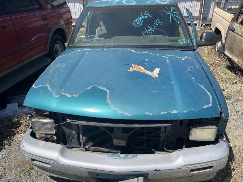 Radiator 4-134 Fits 94-03 S10/S15/SONOMA 1344601 Foto 2 de 4