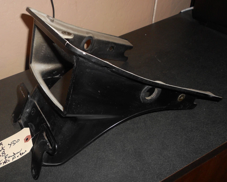 1983 HONDA NIGHTHAWK CB450 SC FENDER BRACKET 80102-MC9-6700 - Image 2 of 4