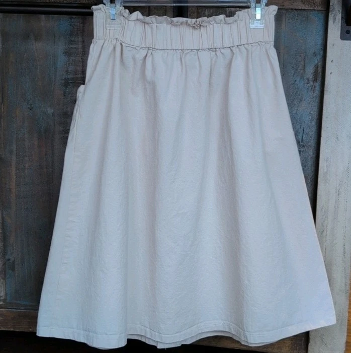 Saia Midi Forever 21 Plissada Botão para Baixo Bolsos Cottage Boho - Feminina Média - Imagem 4 de 4