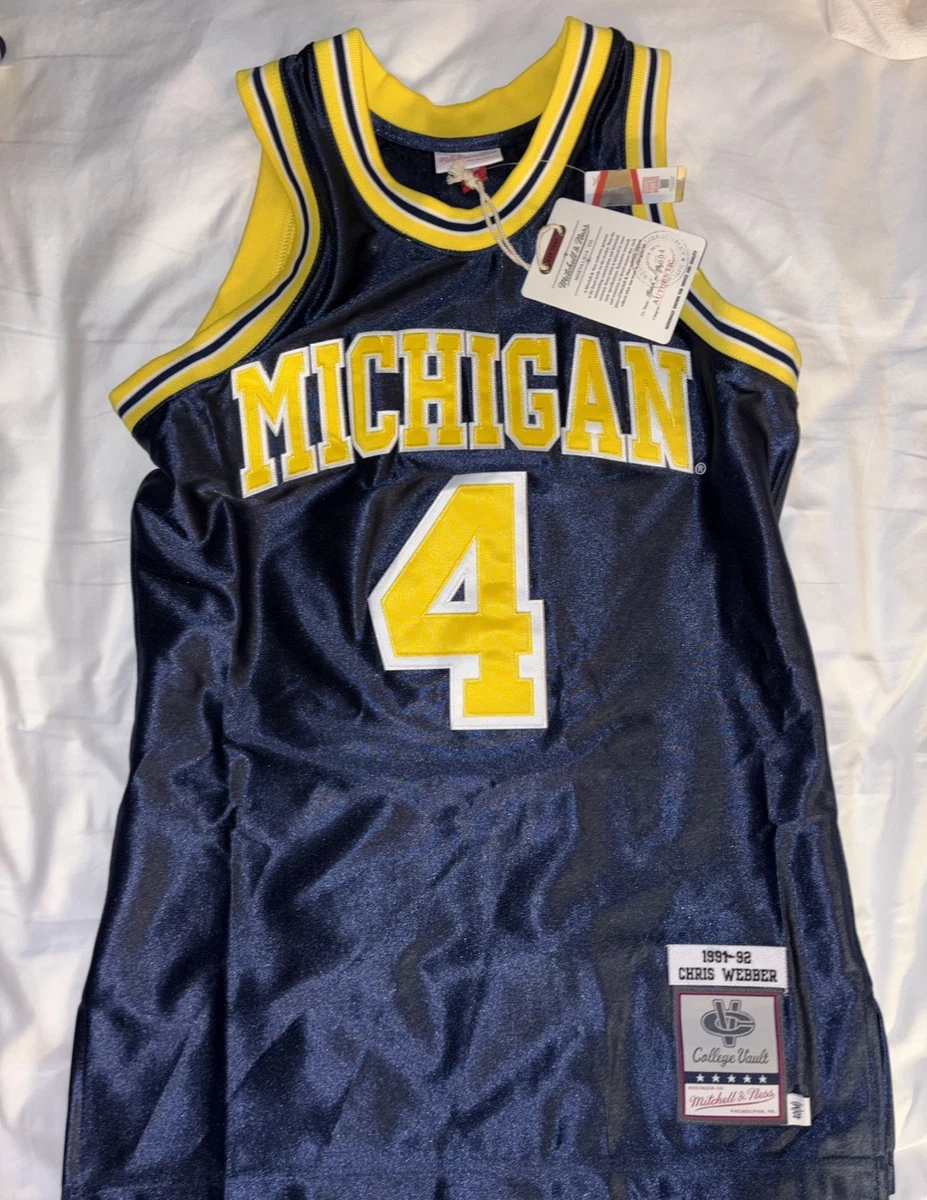 Basketball Michigan Wolverines NCAA Fan Apparel & Souvenirs for