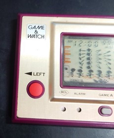 [in hand] nintendo game watch helmet cn-07