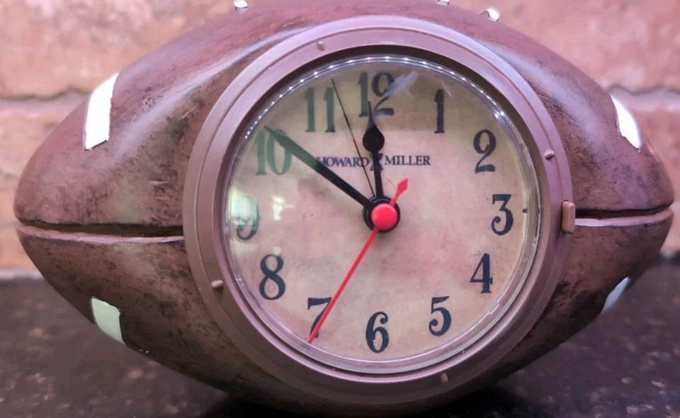 Reloj de fútbol americano Howard Miller raro vintage modelo 645-457A Foto 3 de 4