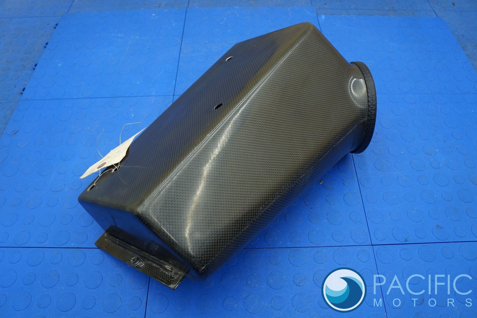 Left Lower Air Intake Cleaner Carbon Fiber 07M133837 Lamborghini Murcielago