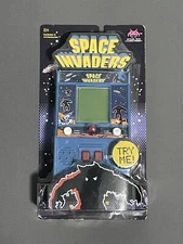 New 2016 Taito Space Invaders Classic Arcade Gameplay Mini Handheld Video Game
