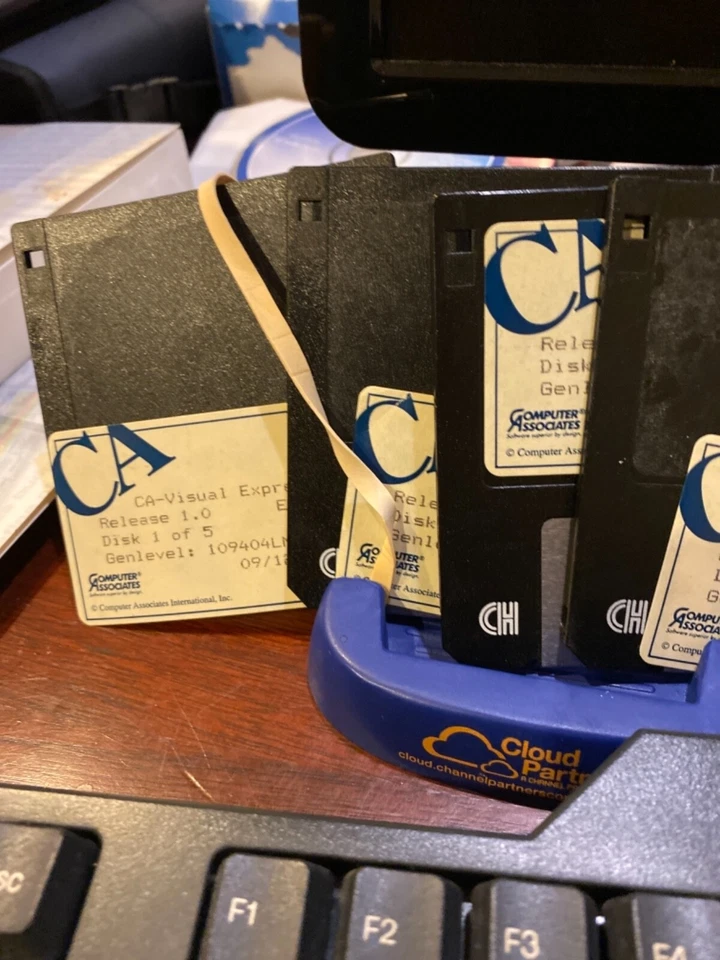Opened CA-Visual Express 1.0 Software. 5 Disks. Never used to create anything. - Image 2 of 4