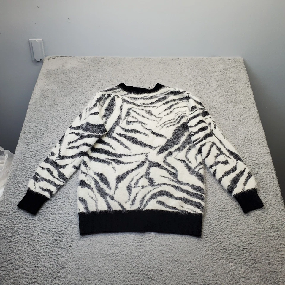 Cárdigan INC International Concepts para mujer M estampado de múltiples cebra pestañas abotonadas Foto 2 de 4