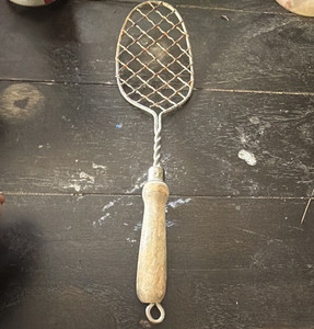 Vintage Metal Potato Masher Manual Oval Medium Brown Wood Handle Silver/Brown
