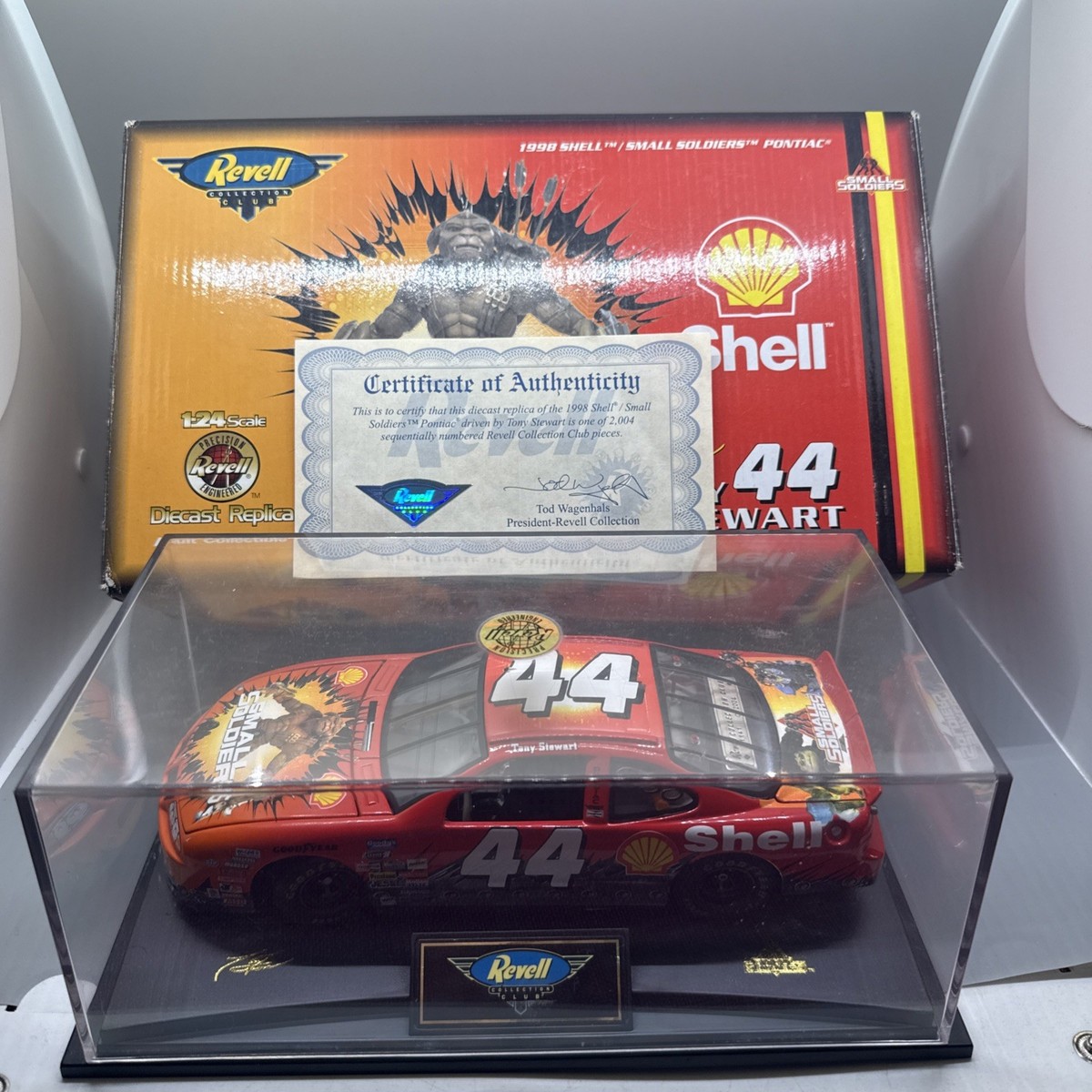 Tony Stewart #44 Shell Small Soldiers 1998 Pontiac 1:24 scale