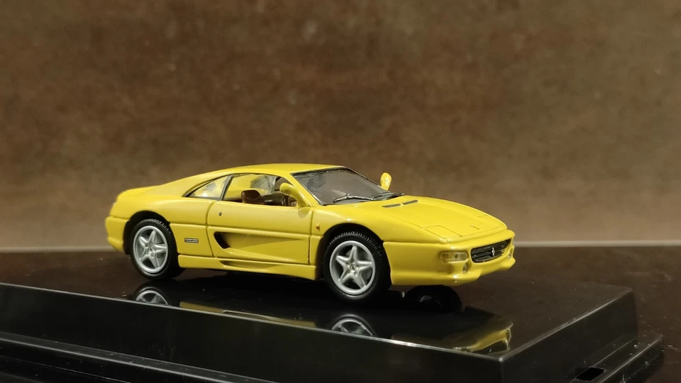 Hot Wheels 1:43 Ferrari F355 Berlinetta Gialla – Modellino da Collezione auto - Immagine 2 di 3