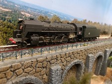 Locomotive 141 R chauffe au charbon jouef