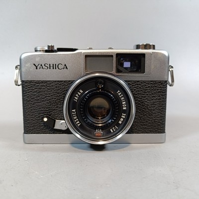 Yashica 35-ME analoge Kompaktkamera 35 mm mit Objektiv 38 mm f/2,8
