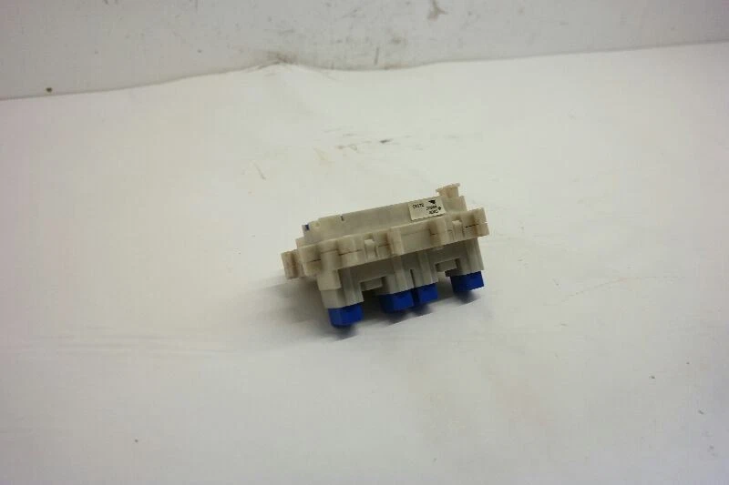 Nissan Altima 2008 caja de fusibles interior  Foto 3 de 4