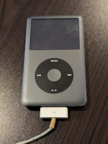 iPod CLASSIC 160 GB (Late 2008/7th Gen) MB562LL - USED & FACTORY RESET - Picture 2 of 8