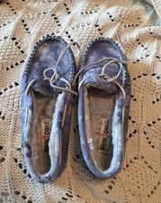 Minnetonka Blue Tie-Dye Moccasin Slippers Women  s Size 8