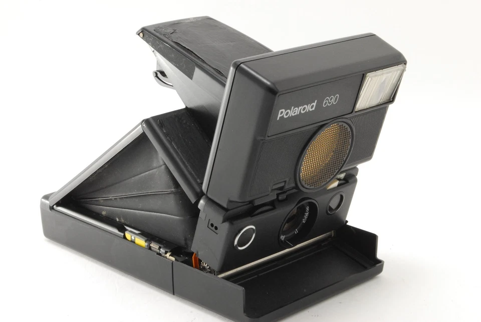 *NEAR MINT* Polaroid SLR 690 Instant Film Camera From Japan - Image 2 of 4